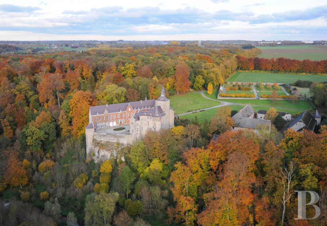 A chateau-fortress with a one hundred hectare estate in the county of Namur, to the south of Brussels in Belgium - photo  n°48